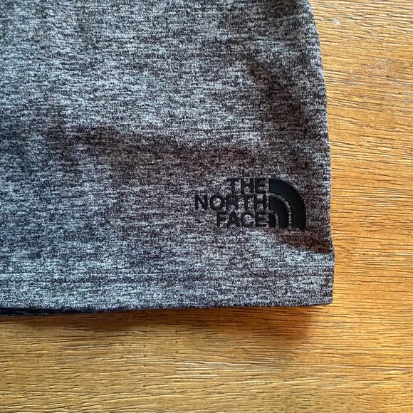 Heather Grey North Face Women's Long sleeve w/ hood - Picture 5 of 5